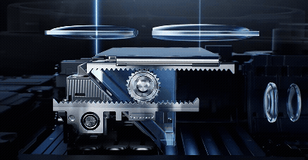 Animation of the Pura 80 Ultra’s switchable telephoto lenses