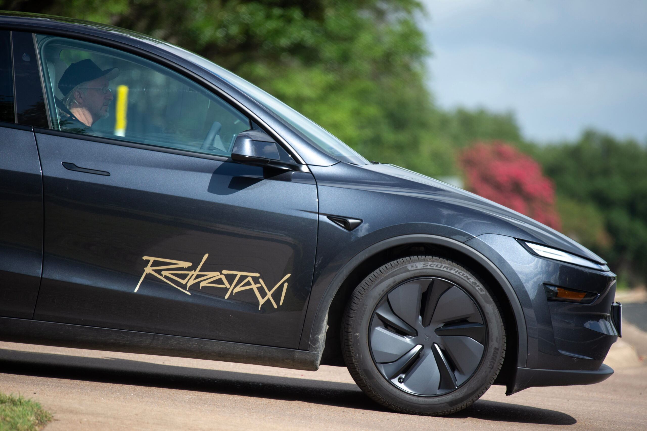 photo of Tesla robotaxi