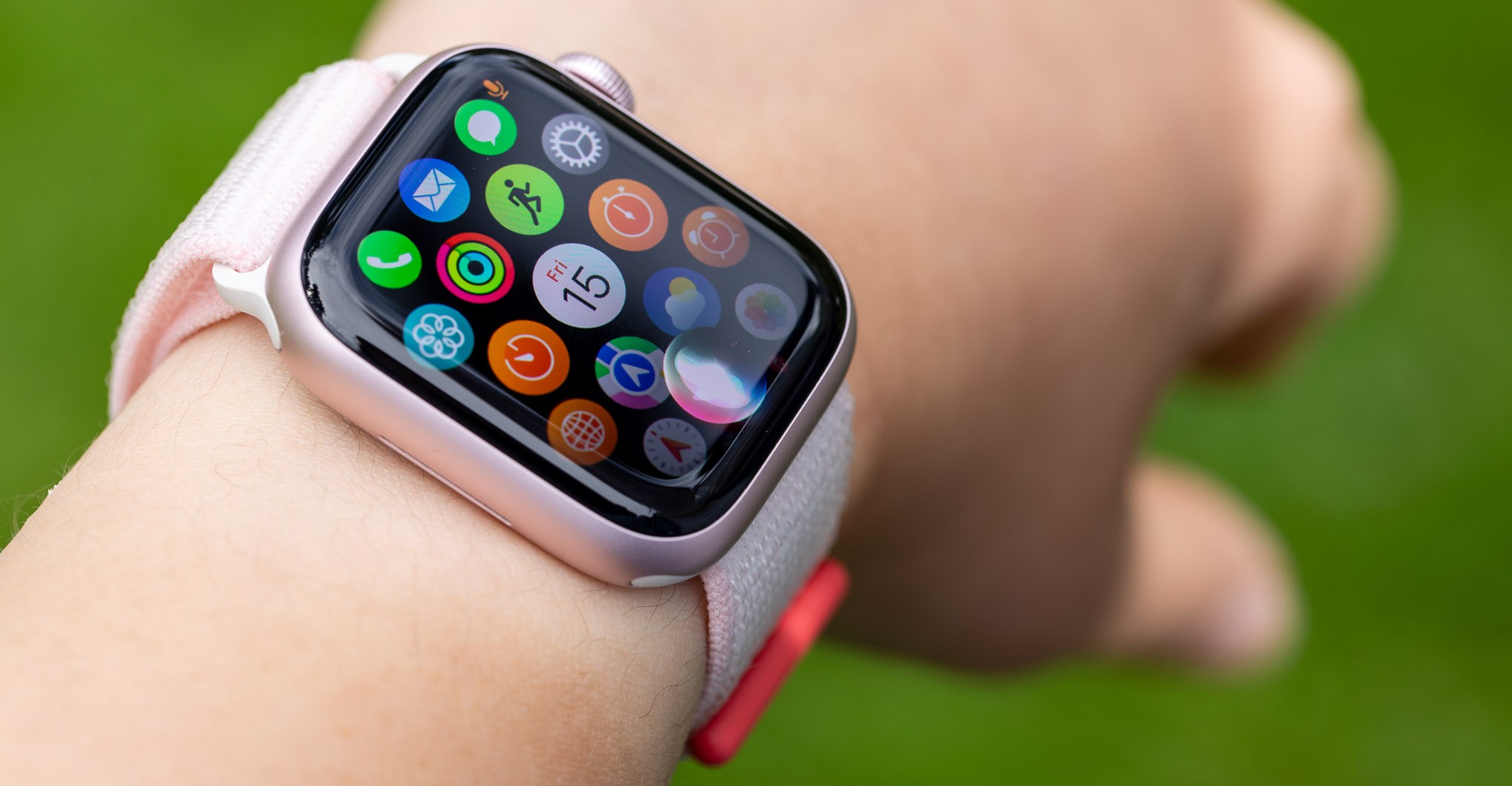 Apple Watch Series 9 with Siri pulled up