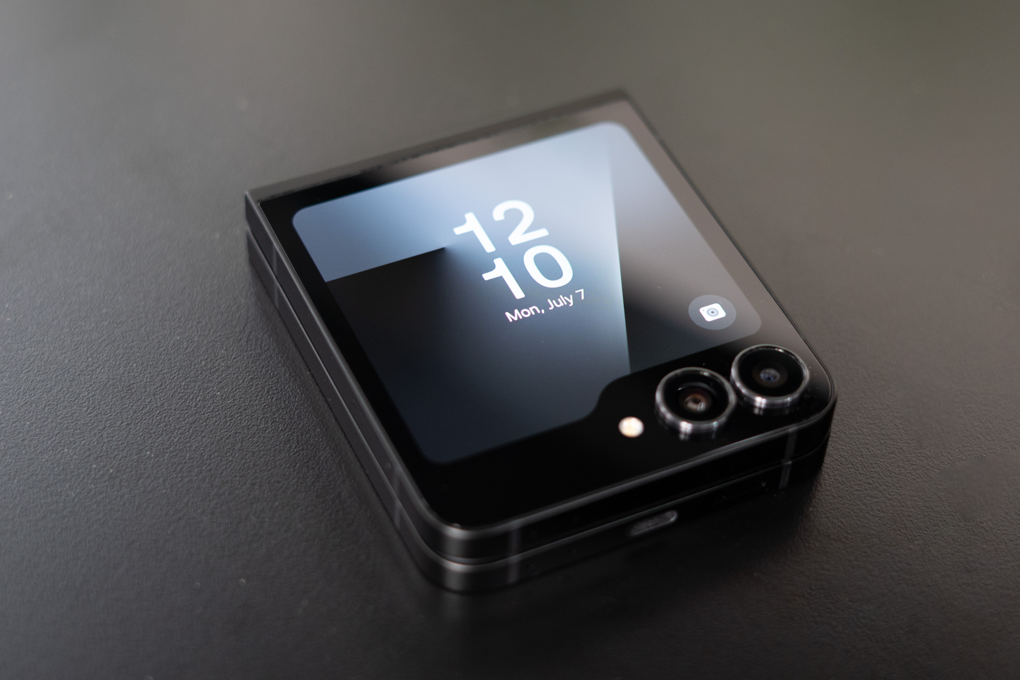 Samsung Galaxy Z Flip 7 FE with cover screen closed.