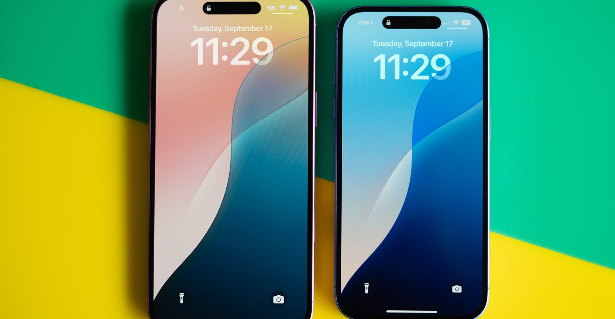 iPhone 16 in blue and iPhone 16 Plus in pink.