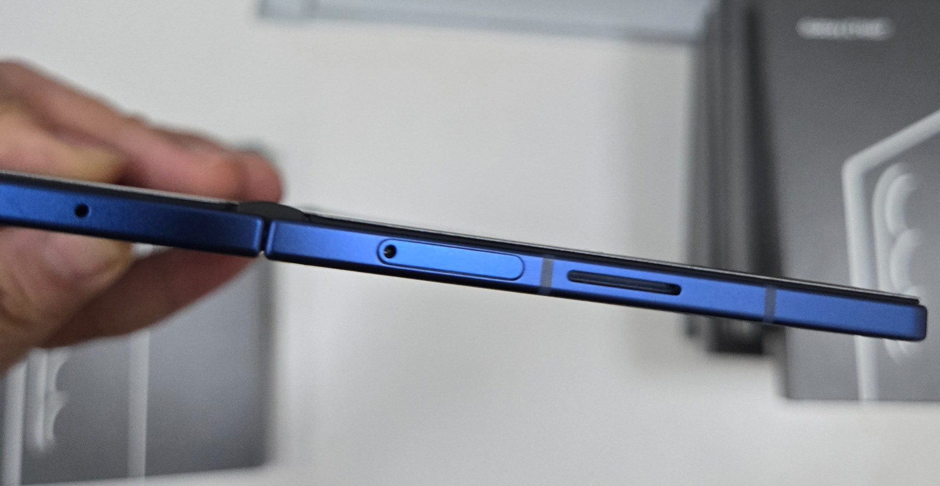 A photo that reportedly shows the bottom edge of the Samsung Galaxy Z Fold 7.