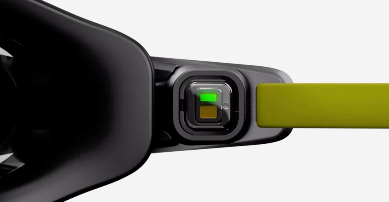 A close-up of the Smart Swim 2 goggles’ optical heart rate sensor.