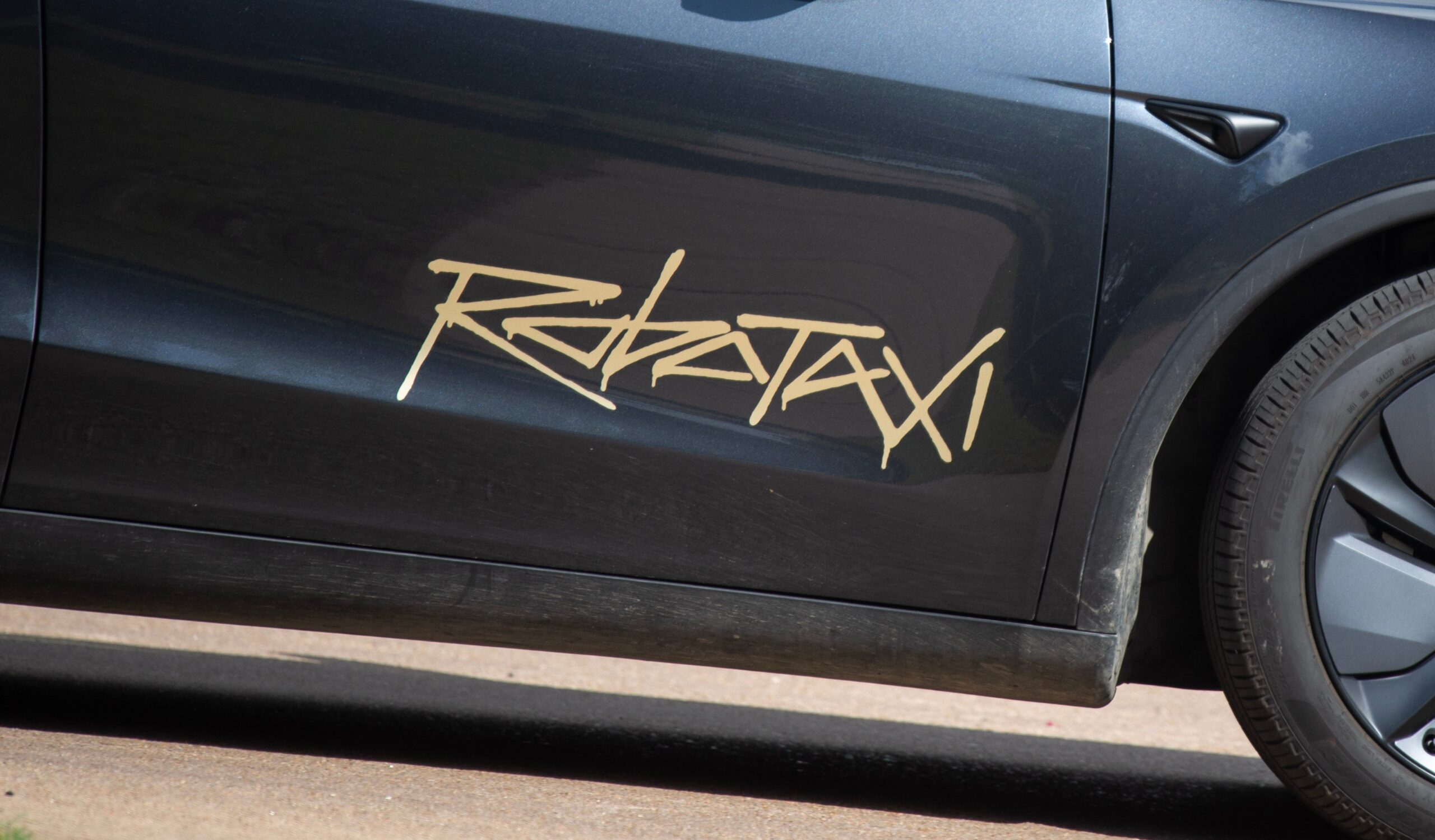 photo of Tesla robotaxi