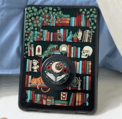 A GIF demonstrating the PopSocket PopCase Kindle. A GIF demonstrating the PopSocket PopCase Kindle.
