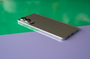 Samsung Galaxy S25 Edge on a colorful background