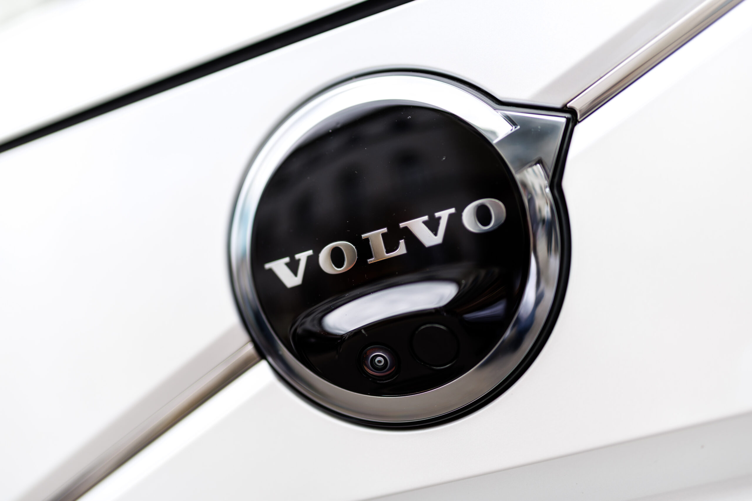 photo of a Volvo badge