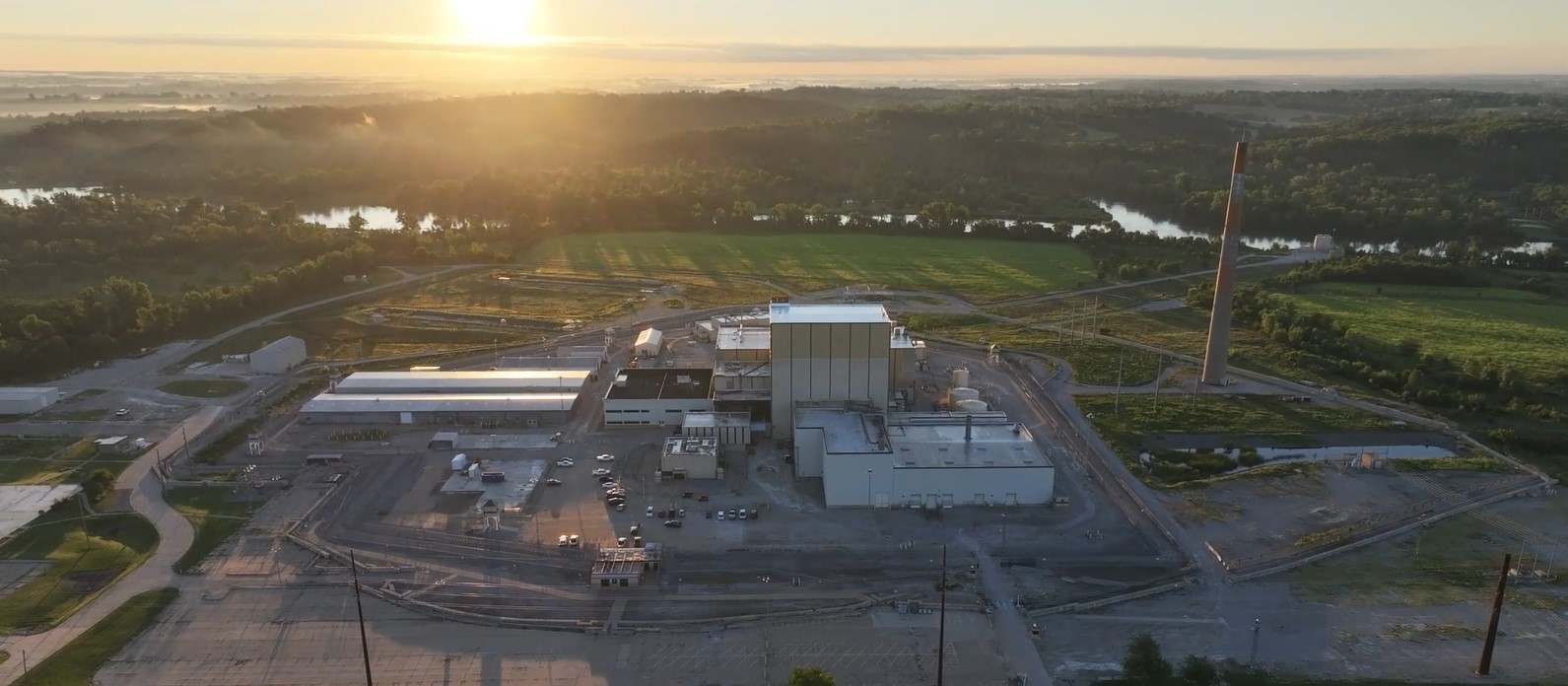 An aerial photo of a nuclear power plant.