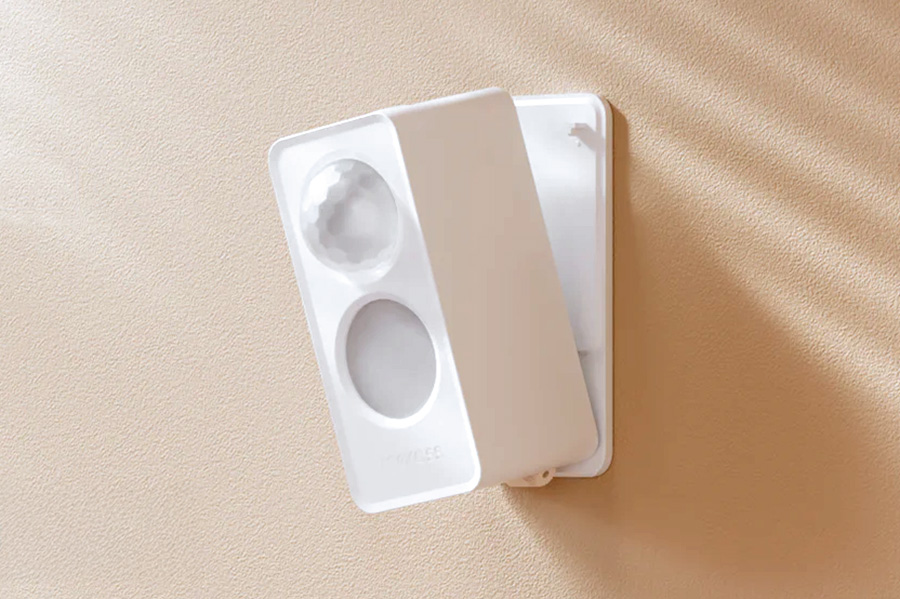 The Meross MS605 presence sensor attached to a wall.