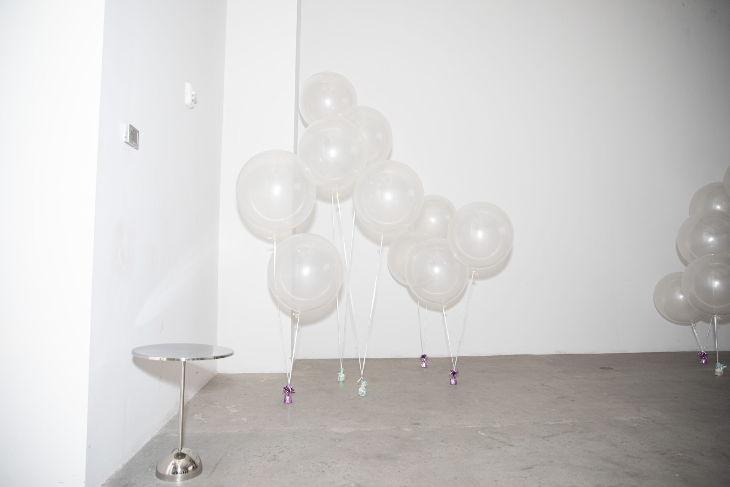 Pantone color party Cloud Dancer