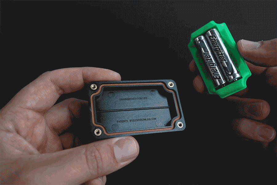 A short video demonstrating how the AirTag is installed in a case.