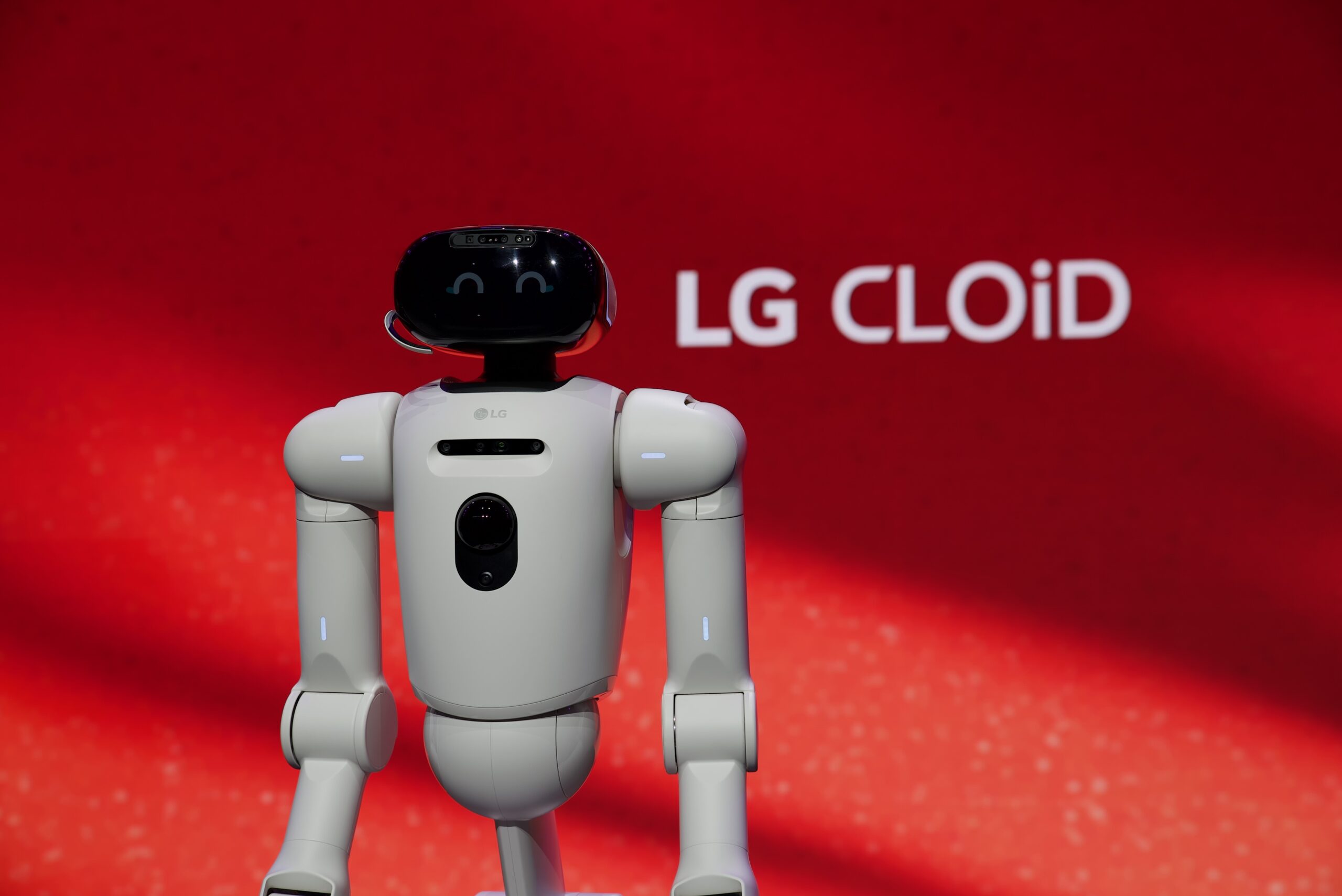 A photo showing CLOiD during LG’s keynote at CES 2026
