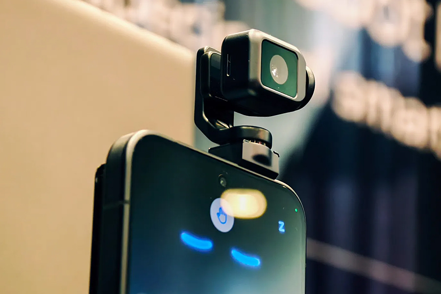 A close-up of the camera on Honor’s Robot Phone.