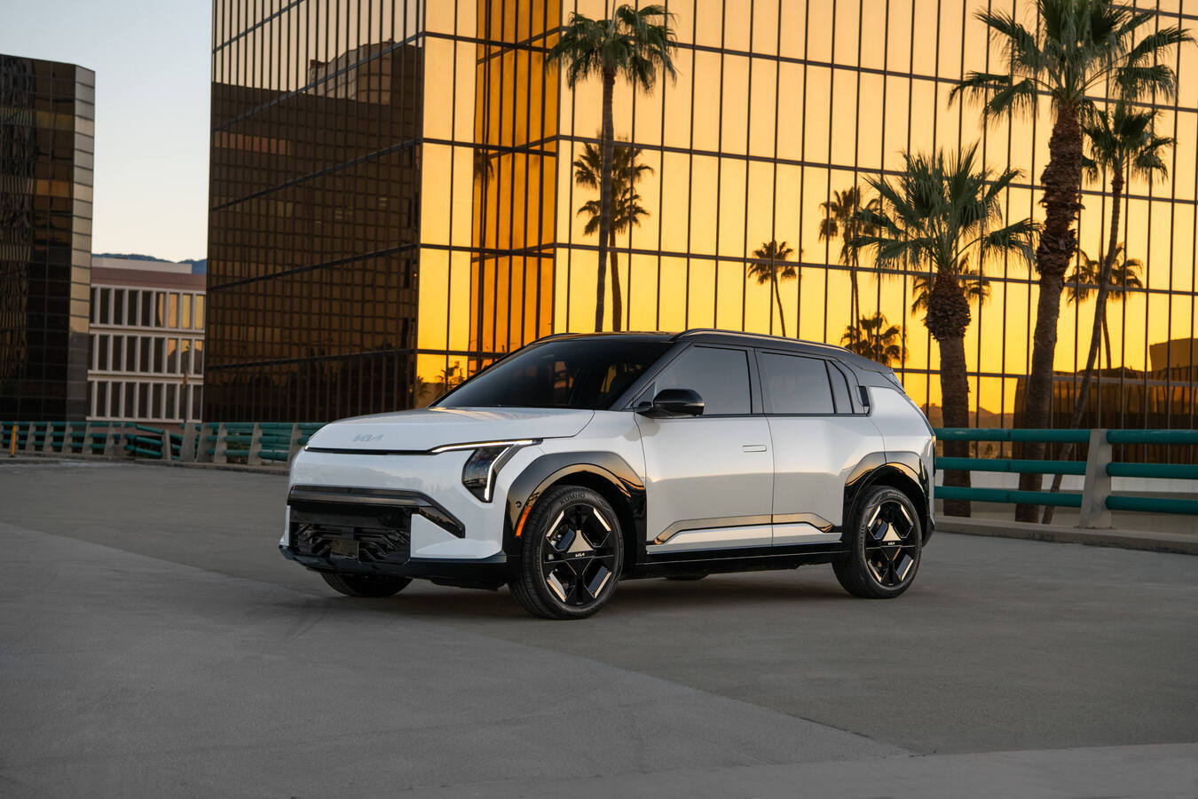 The North American version of the 2027 Kia EV3 SUV in white and black
