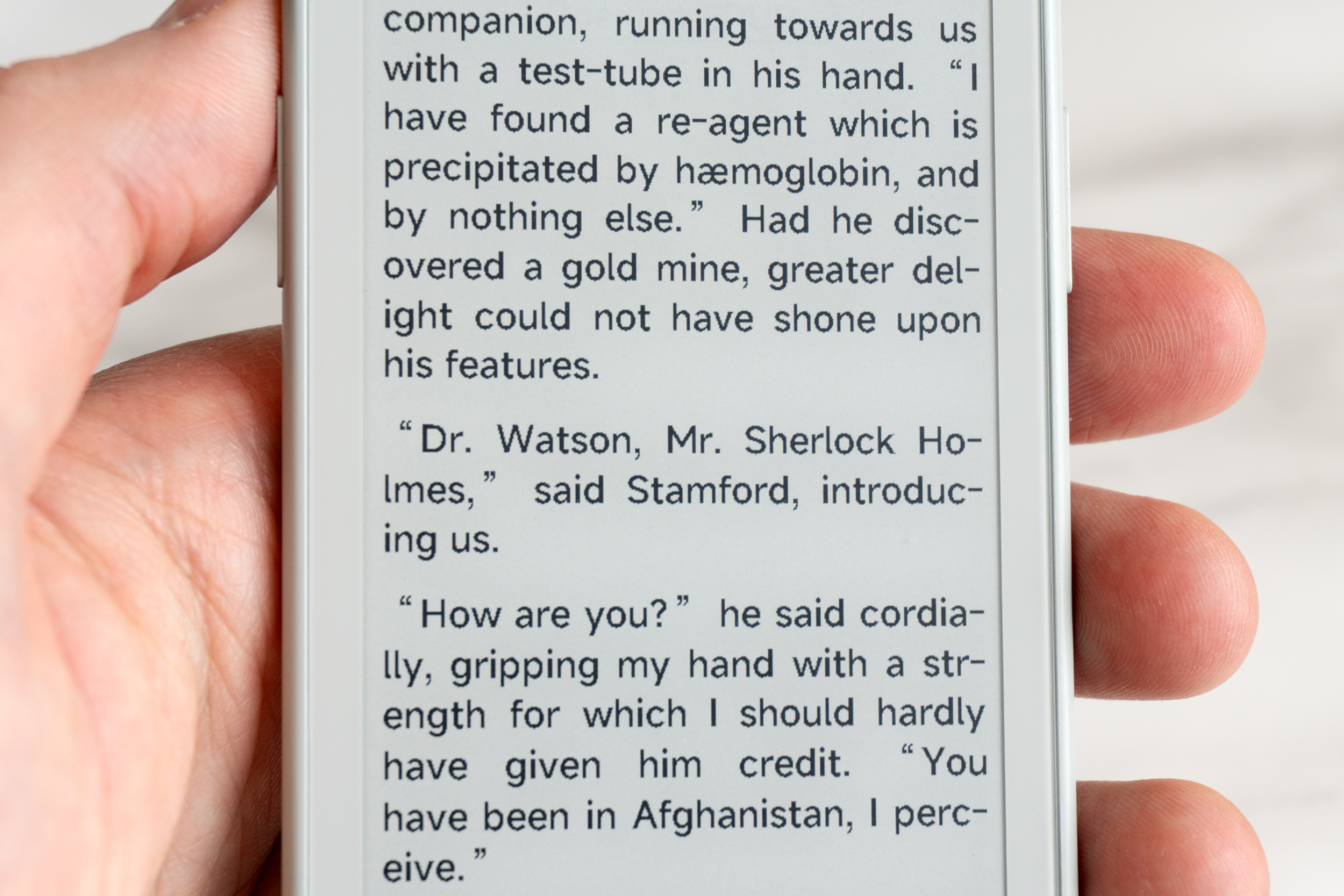 A close-up of text on the Xteink X3 e-reader’s screen. A close-up of text on the Xteink X3 e-reader’s screen.