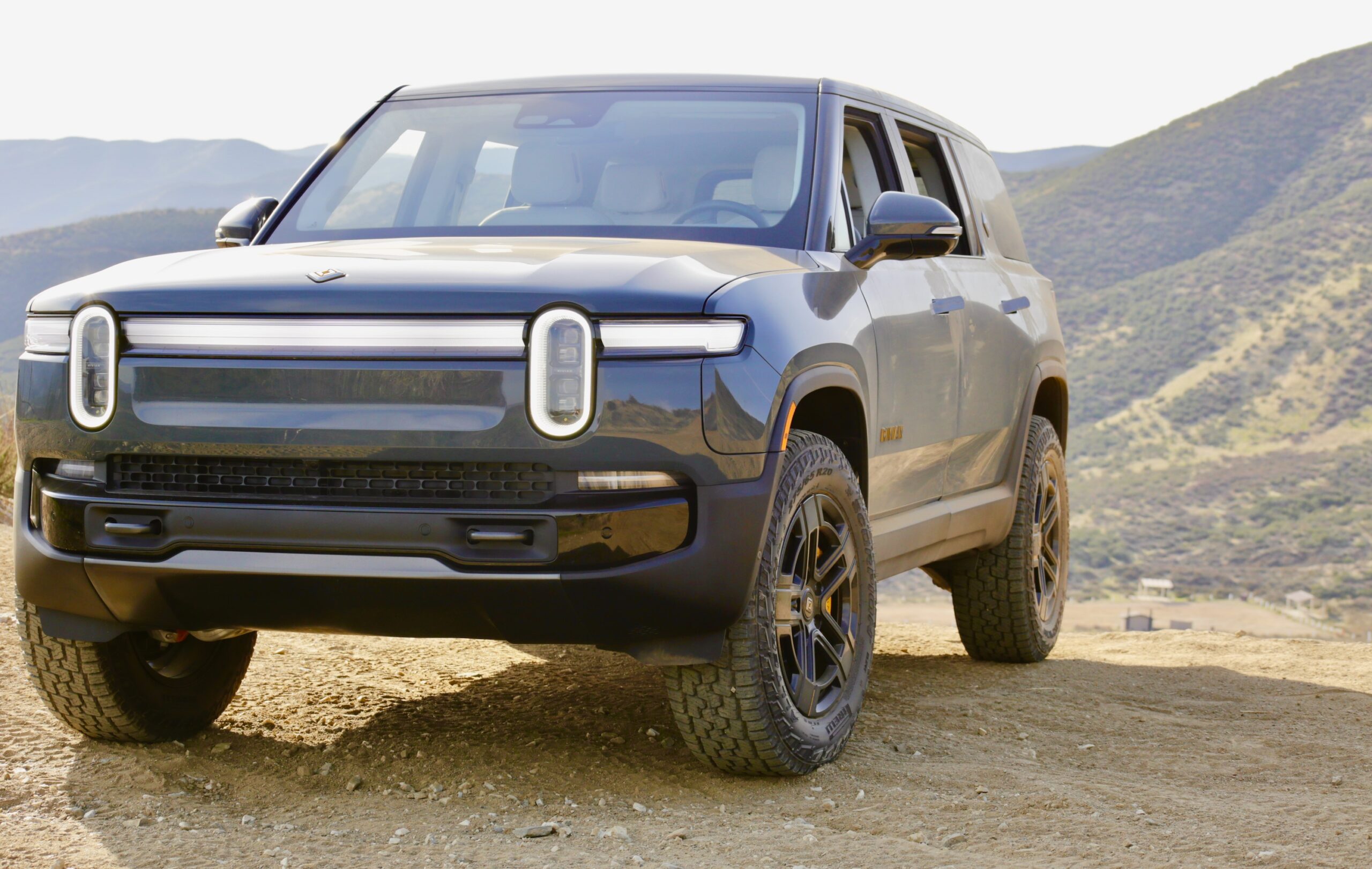 Rivian R1S