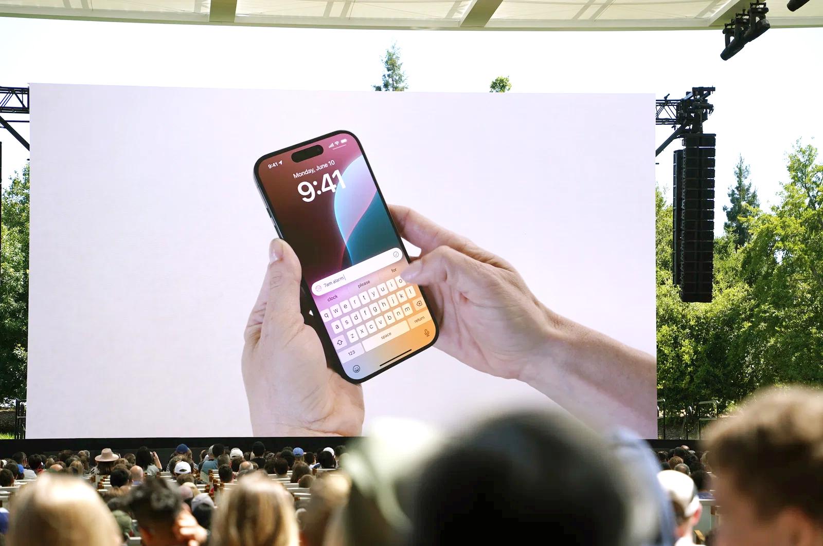 Image from WWDC 2024 keynote featuring new Siri.