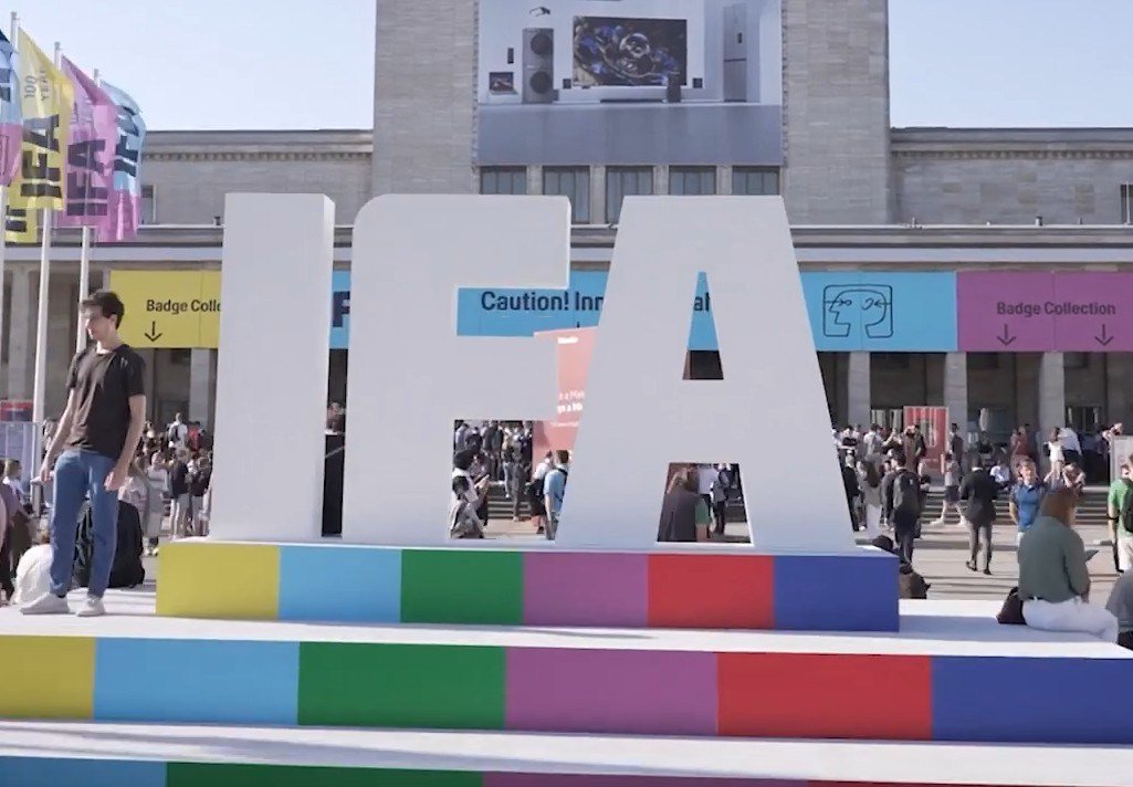 A statue of the IFA logo in Berlin.