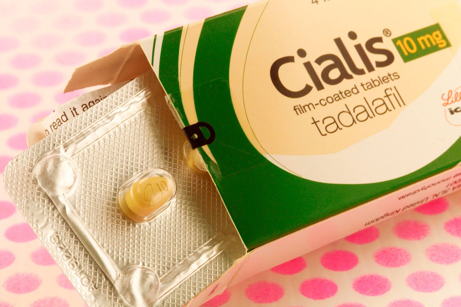 Cialis, Medication Produced By Eli Lilly & Co To Treat Erectile Dysfunction, Acts In The Same Way As Viagra: By Blocking Phosphodiesterase Type 5 Pde 5, An Enzyme Which Normally Limits The Blood Flow To The Penis And Relaxes The Muscles Reponsible For Erection. (Photo By BSIP/UIG Via Getty Images)