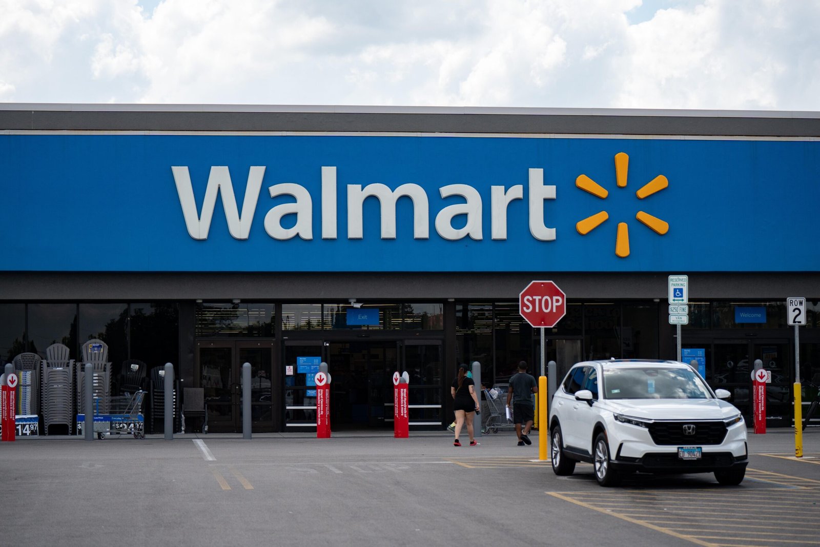 A Walmart storefront in Chicago
